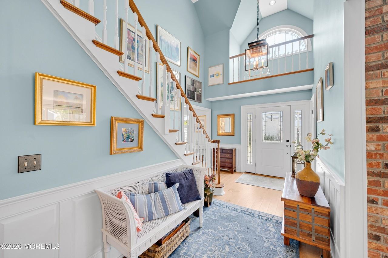 200 Beacon Blvd - Photo 6 of 36