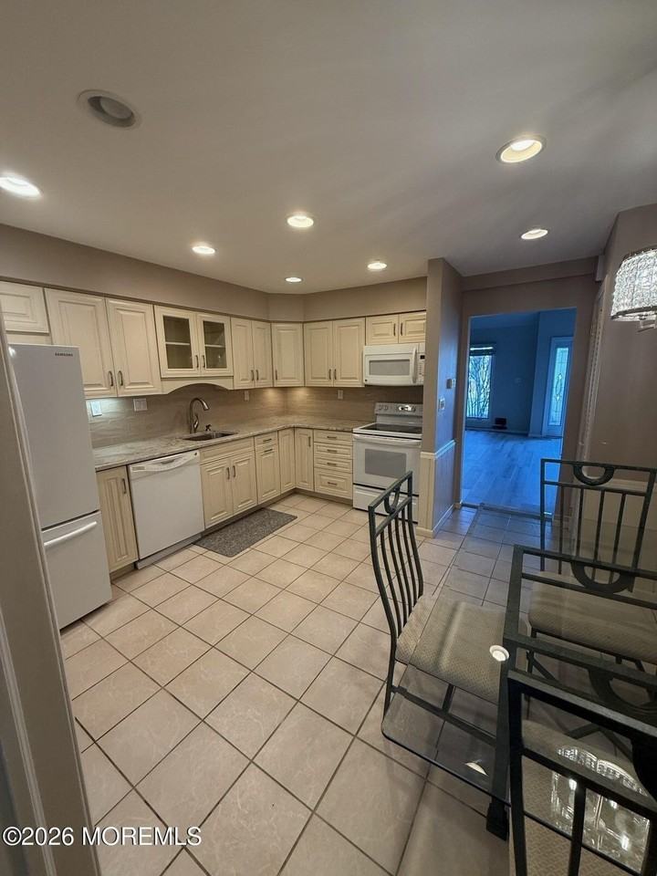 25 Meadow Ave #96 - Photo 5 of 23