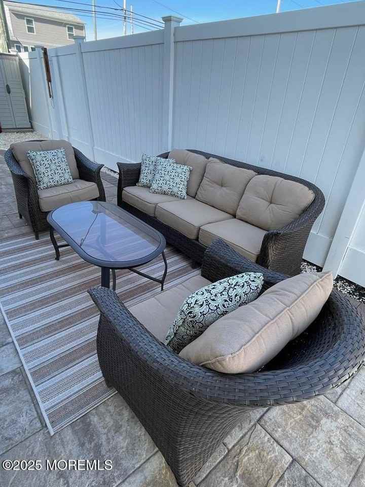 112 Albacore Dr - Photo 4 of 32