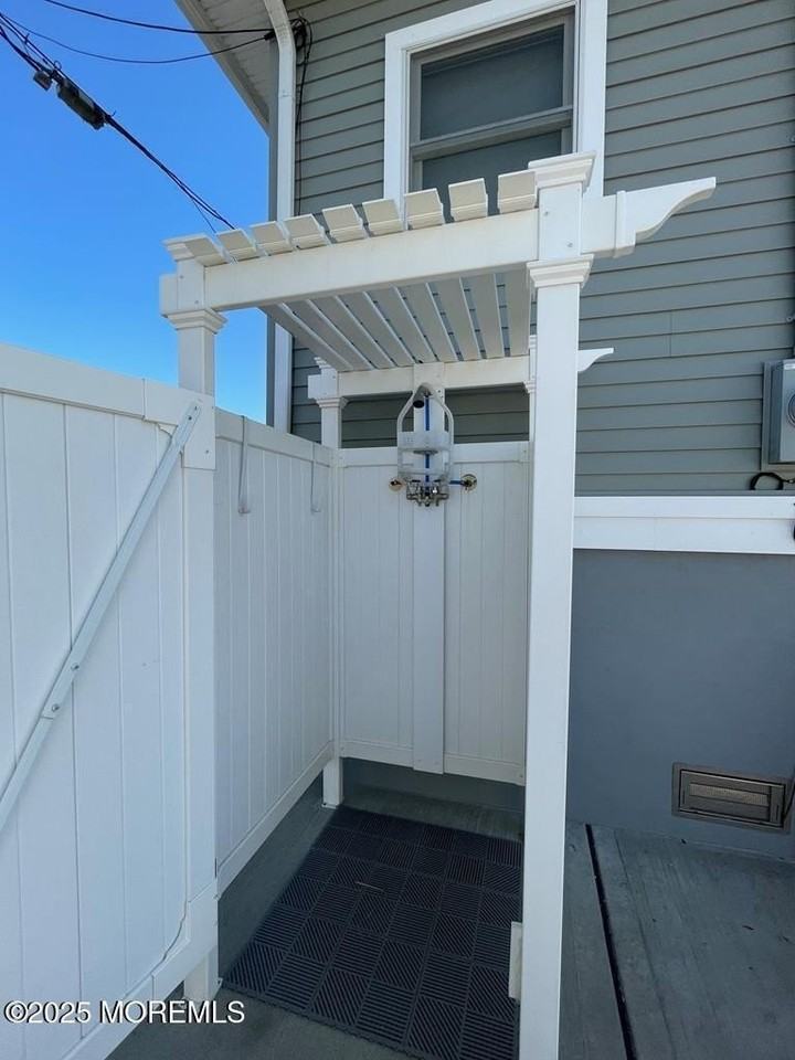 112 Albacore Dr - Photo 5 of 32