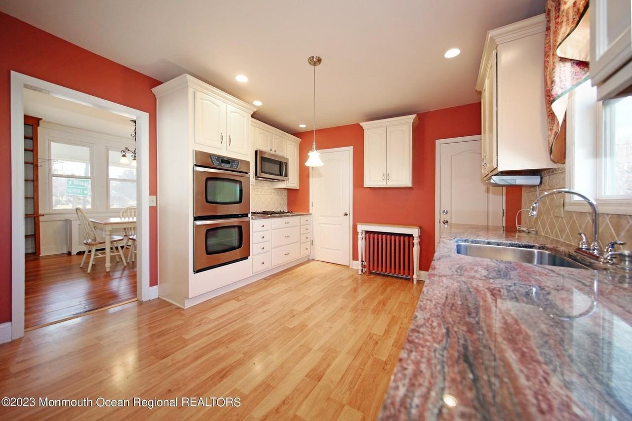 88 Memorial Pkwy - Photo 5 of 34