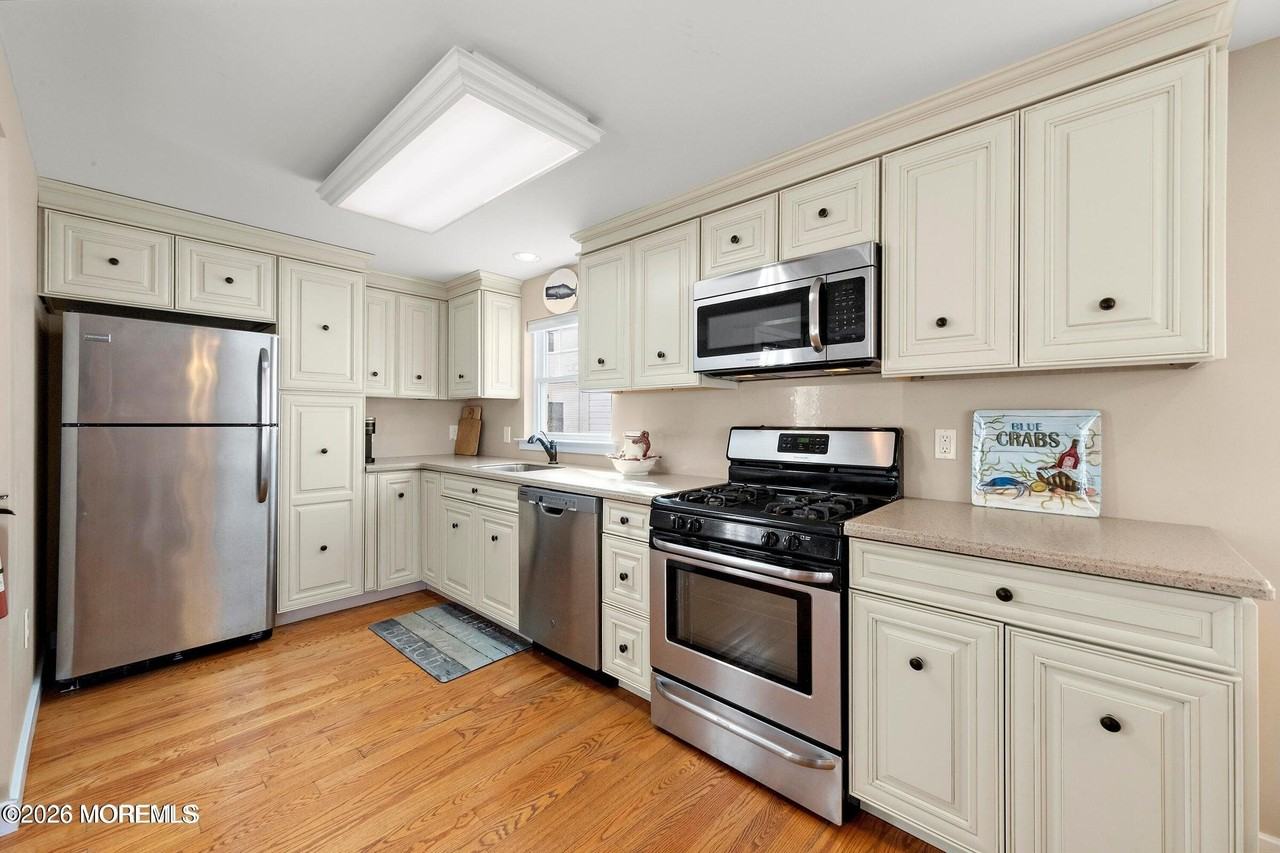 26 W Oceanview Dr - Photo 5 of 20