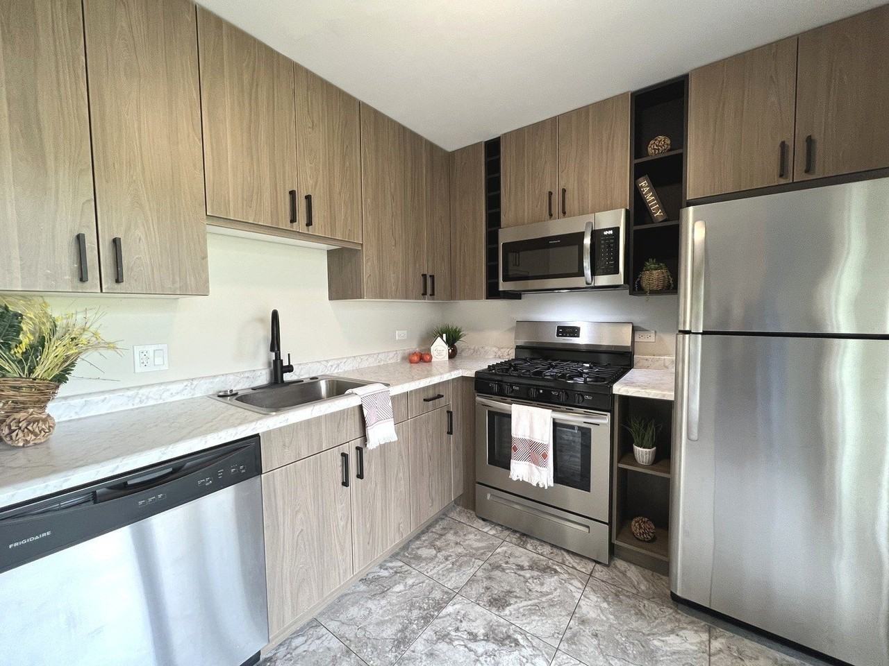 546 E Shag Bark Ln #C - Photo 2 of 16