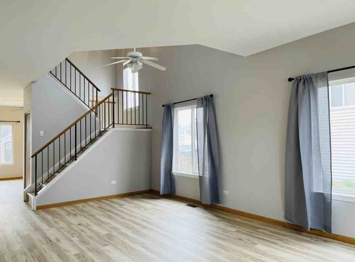 5440 Sugarloaf Ct - Photo 2 of 12