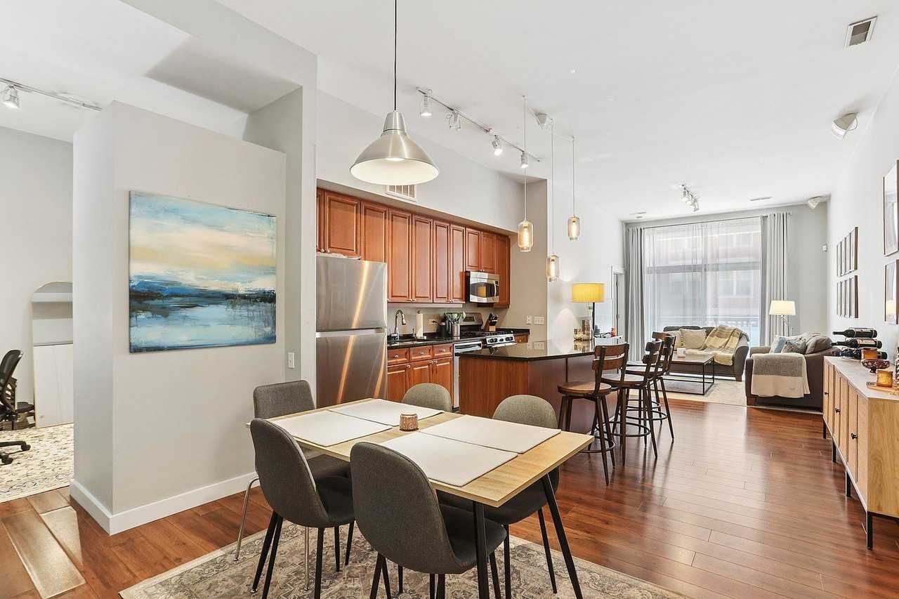 949 W Madison St #203 - Photo 2 of 10