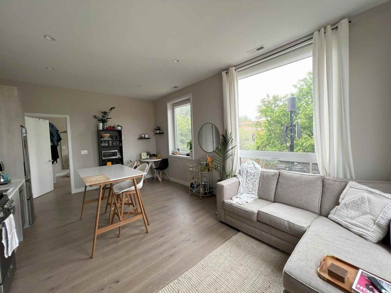 3757 N Sheffield Ave #201 - Photo 4 of 16
