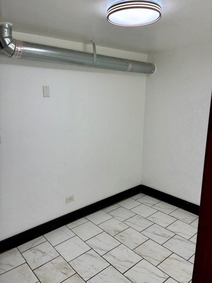 1111 N Leclaire Ave #B - Photo 3 of 11
