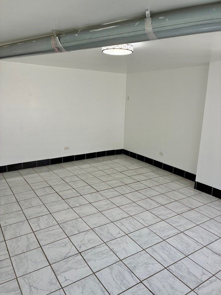 1111 N Leclaire Ave #B - Photo 4 of 11