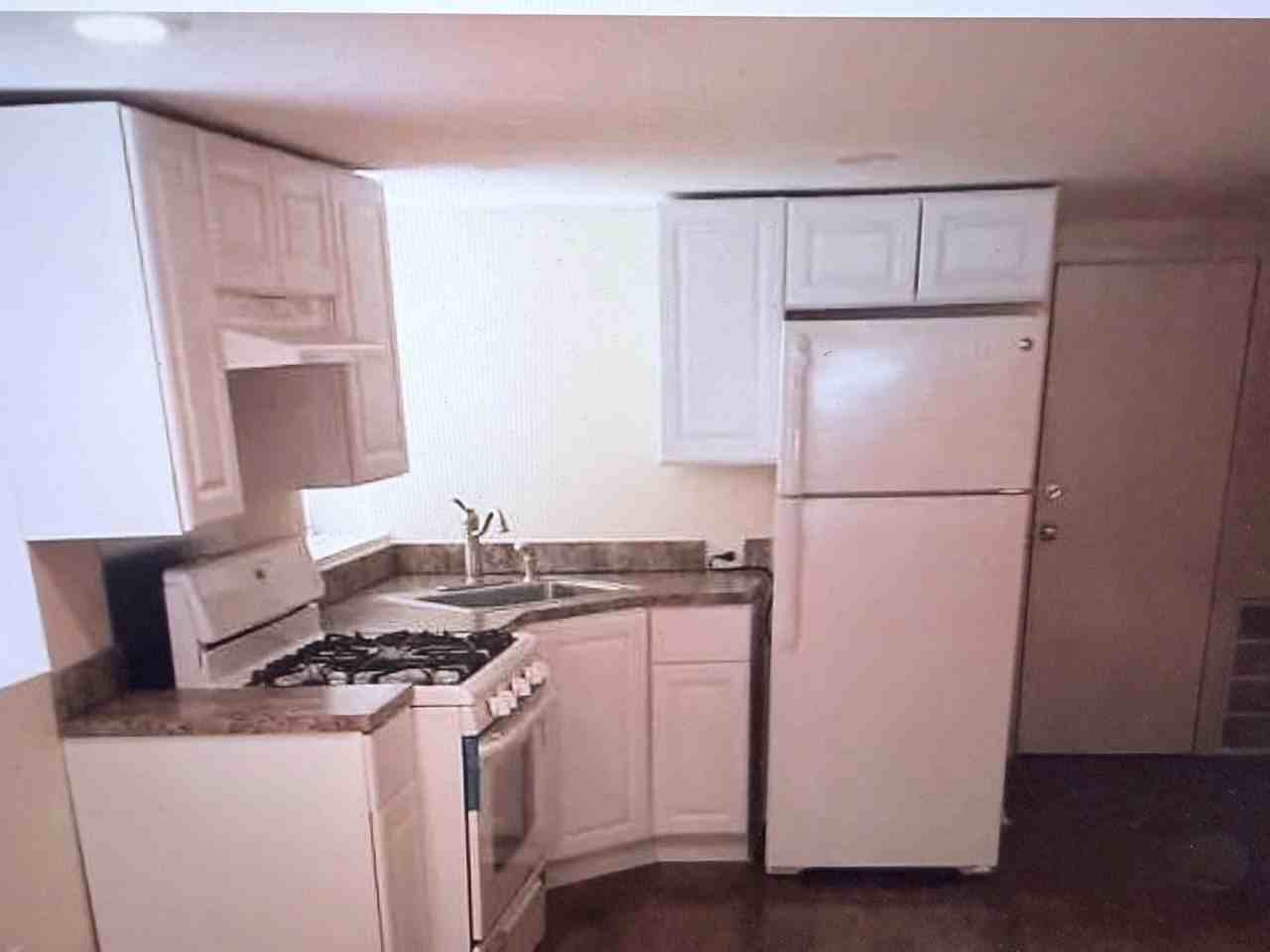 1615 W Foster Ave #G - Photo 3 of 5
