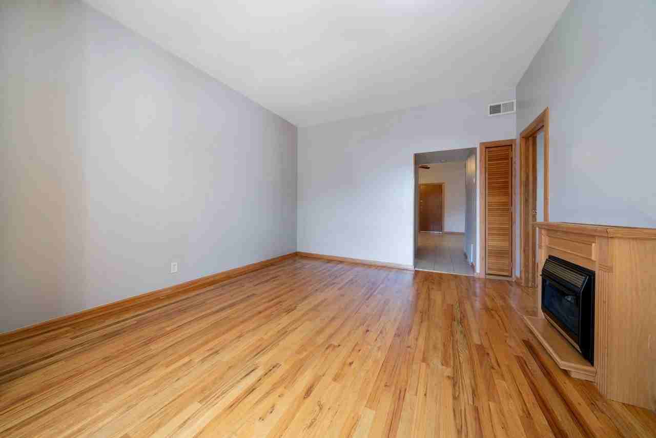 3934 N Francisco Ave #1 - Photo 3 of 8