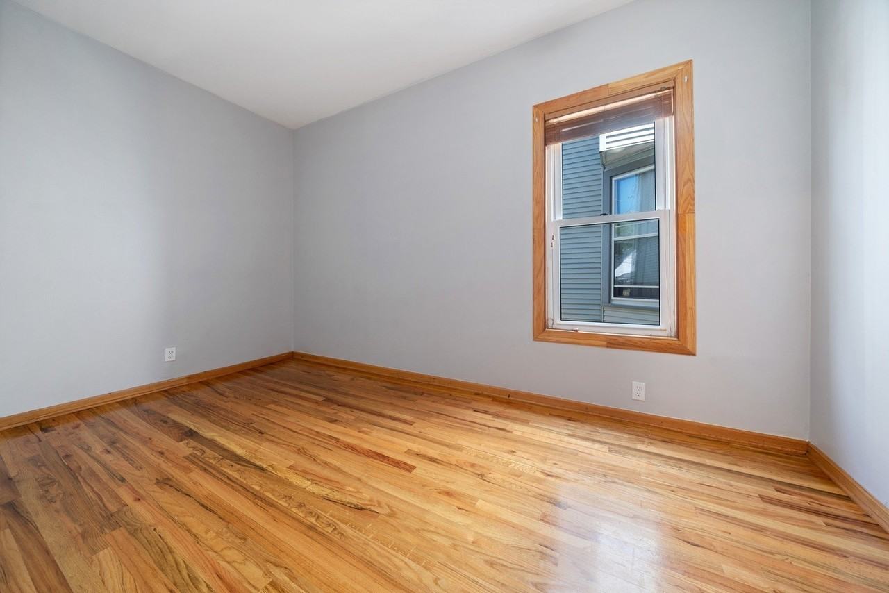 3934 N Francisco Ave #1 - Photo 6 of 8