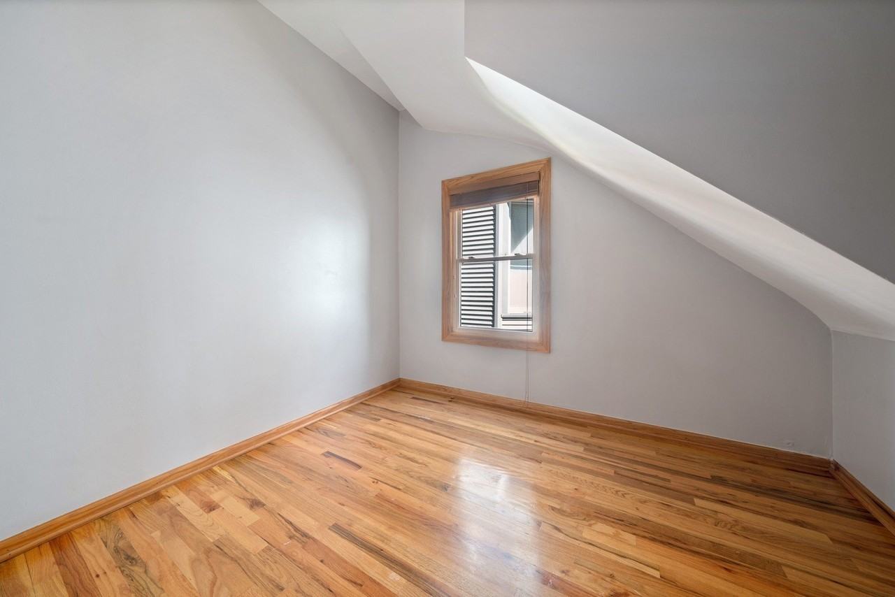 3934 N Francisco Ave #1 - Photo 7 of 8