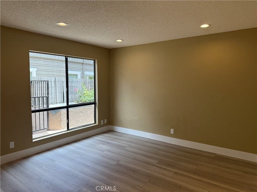 219 E Maple St #2 - Photo 7 of 19