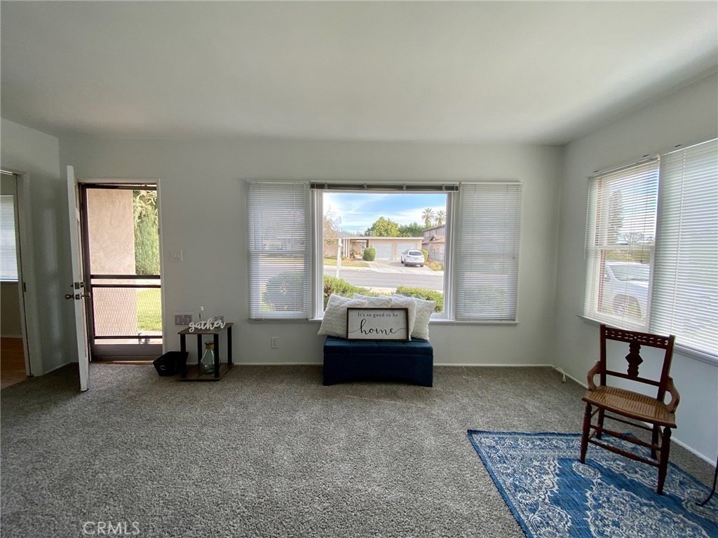 139 Acacia Ave - Photo 3 of 26