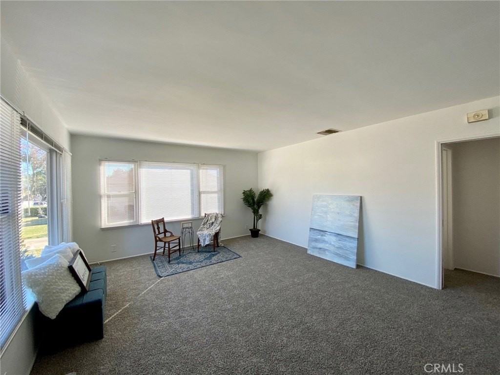139 Acacia Ave - Photo 4 of 26