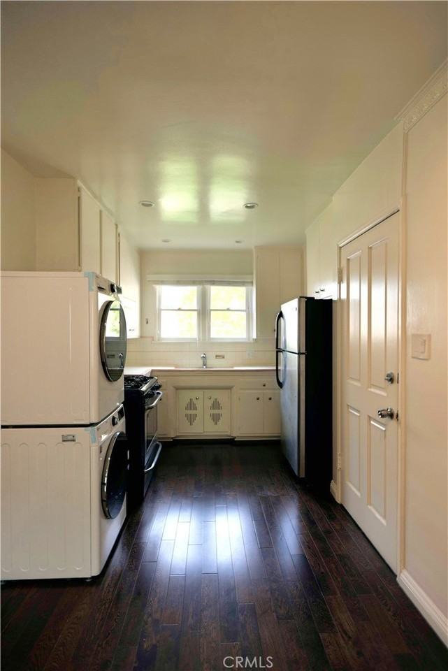 435 N Van Ness Ave - Photo 7 of 13