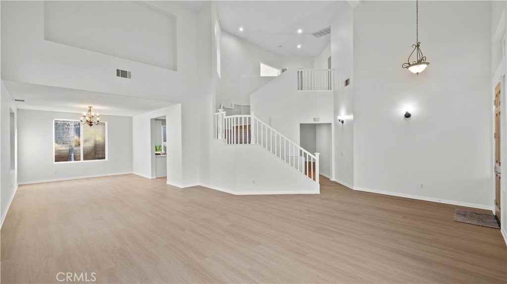 1728 Tamarron Dr - Photo 6 of 33