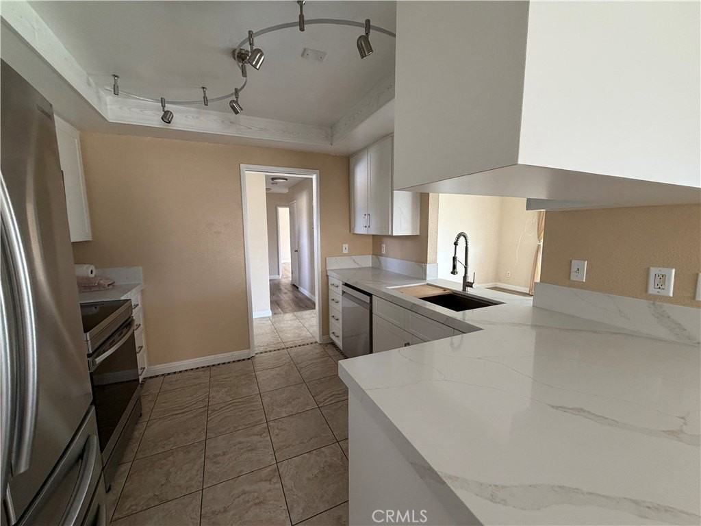 43035 Tennessee Ave - Photo 4 of 11