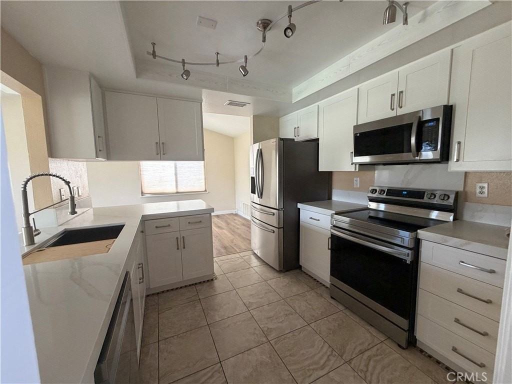 43035 Tennessee Ave - Photo 5 of 11