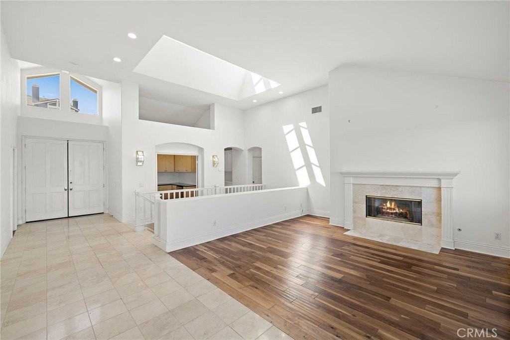 34042 Cambridge Rd - Photo 5 of 16
