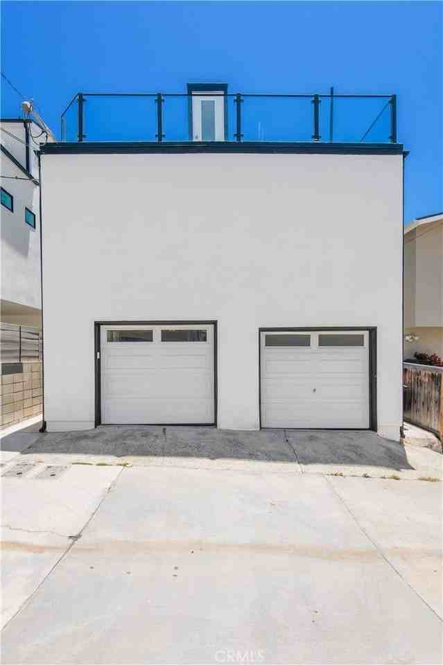 717 Orchid Ave #1-2 - Photo 3 of 10