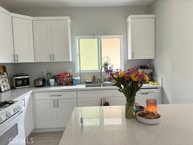 12241 Cliffwood Ave - Photo 6 of 8