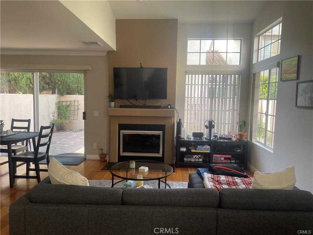 98 Almador - Photo 5 of 20