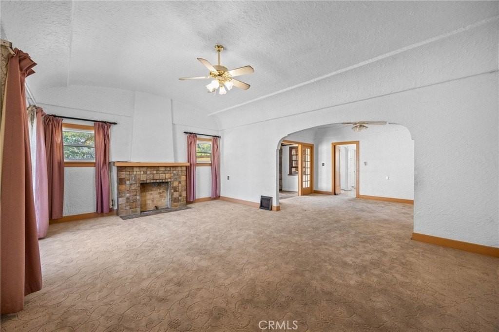 301 N Janss St - Photo 5 of 26