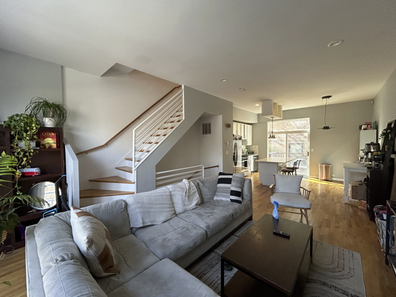 2205 W Ohio St - Photo 2 of 10