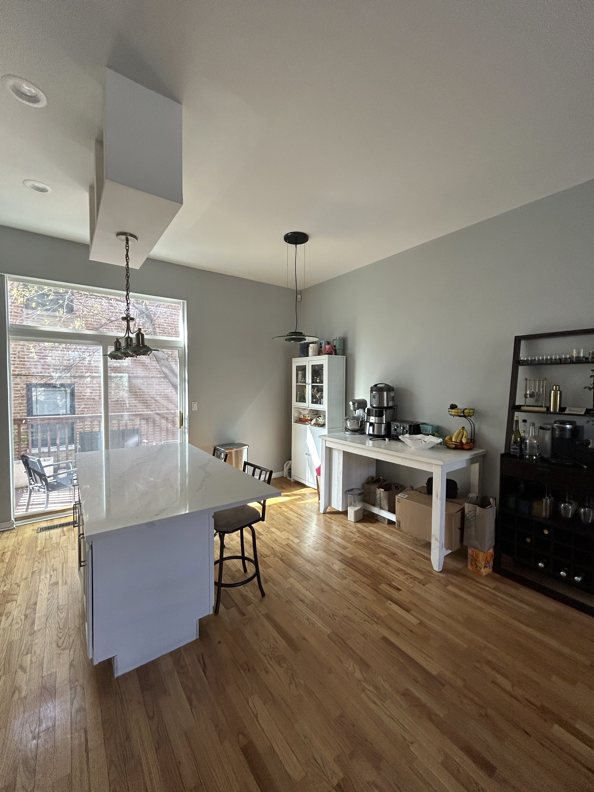 2205 W Ohio St - Photo 4 of 10