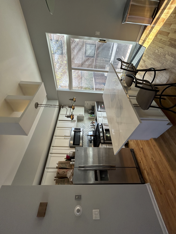 2205 W Ohio St - Photo 5 of 10