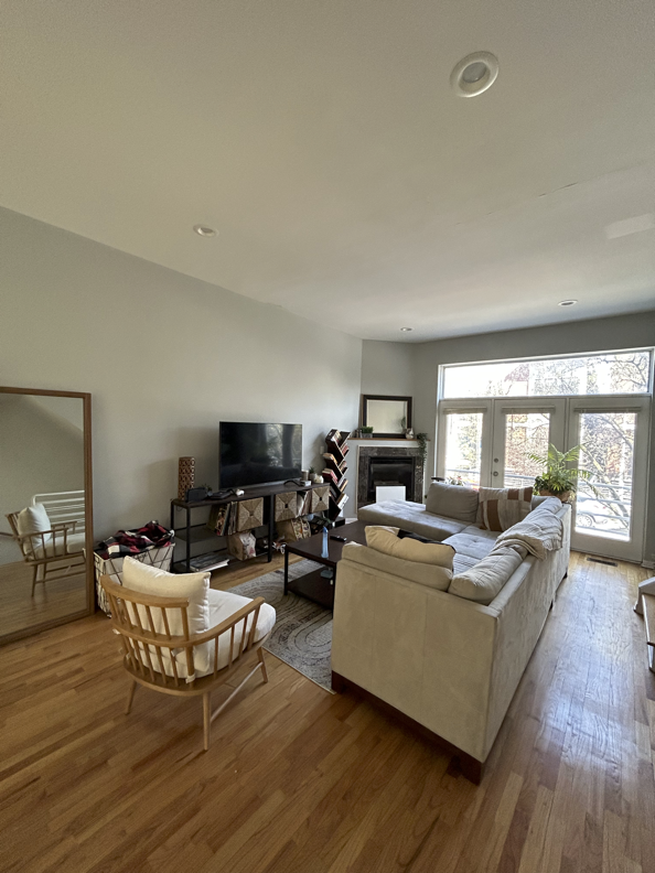 2205 W Ohio St - Photo 6 of 10