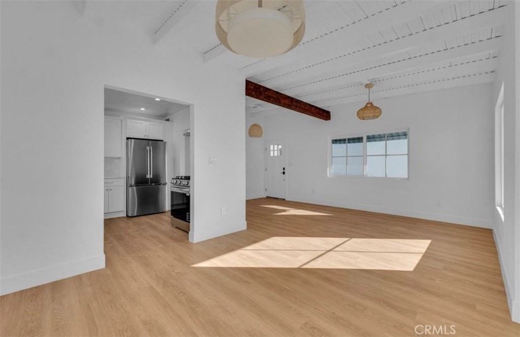 451 30th St - Photo 5 of 22