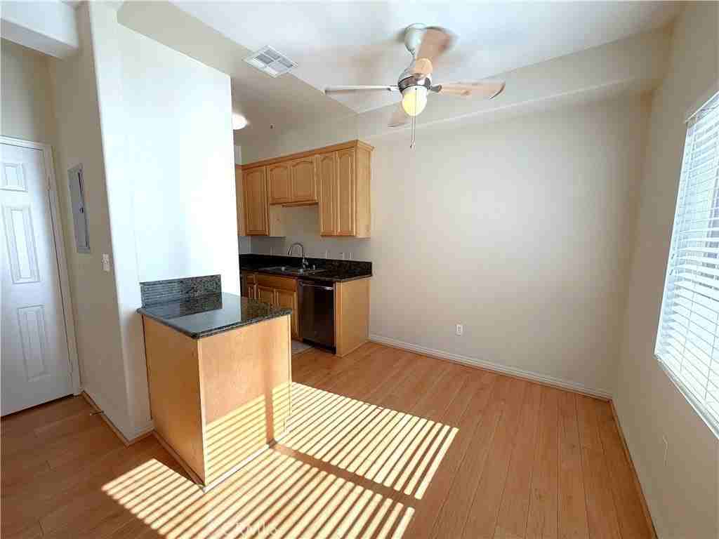 2440 Purdue Ave #101 - Photo 6 of 21