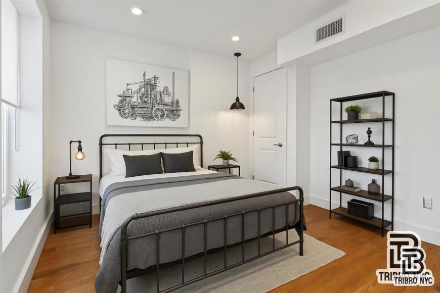 506 Warren St - Photo 3 of 8