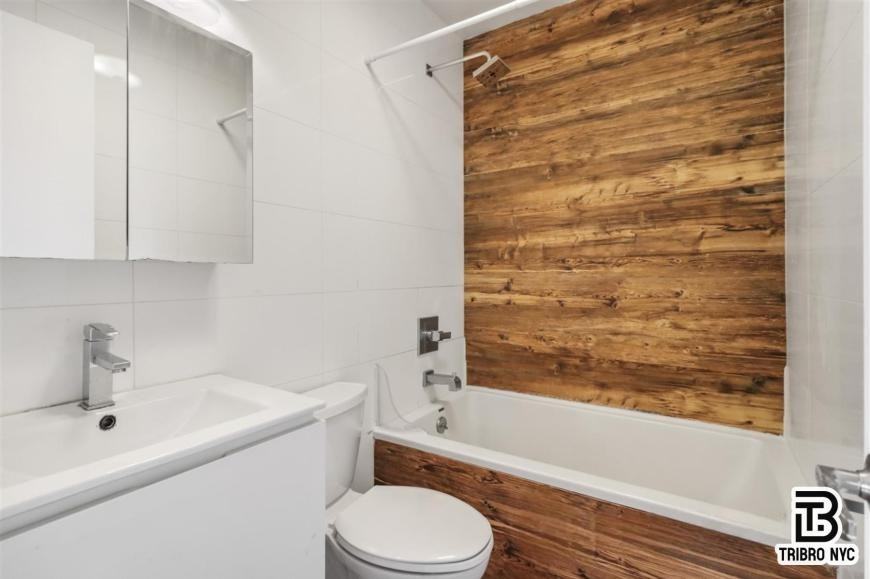 506 Warren St - Photo 4 of 8