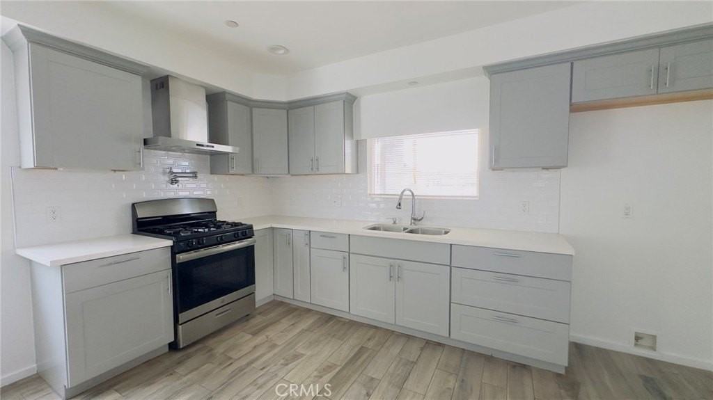 6719 Vineland 1/2 - Photo 4 of 20