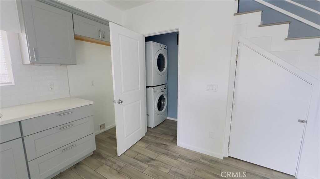 6719 Vineland 1/2 - Photo 5 of 20