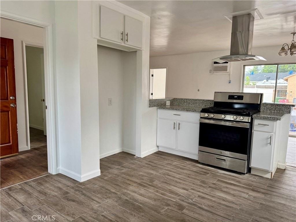 16041 Devonshire St - Photo 3 of 14