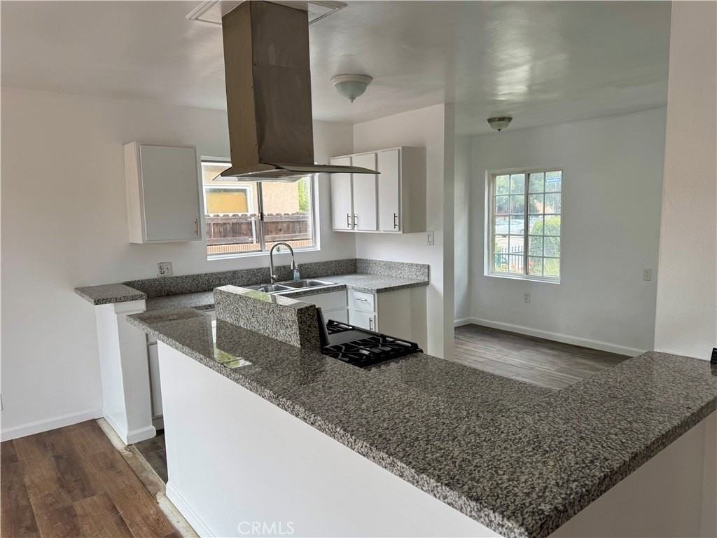 16041 Devonshire St - Photo 4 of 14
