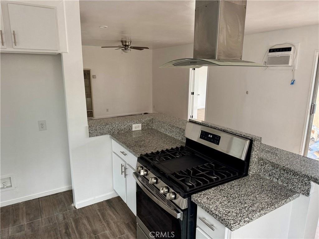 16041 Devonshire St - Photo 6 of 14