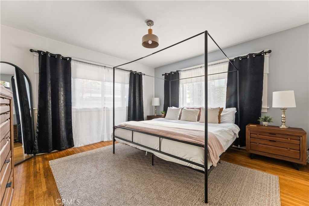 736 Redondo Ave - Photo 7 of 27
