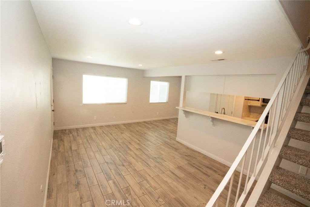 28059 Robin Ave - Photo 6 of 16