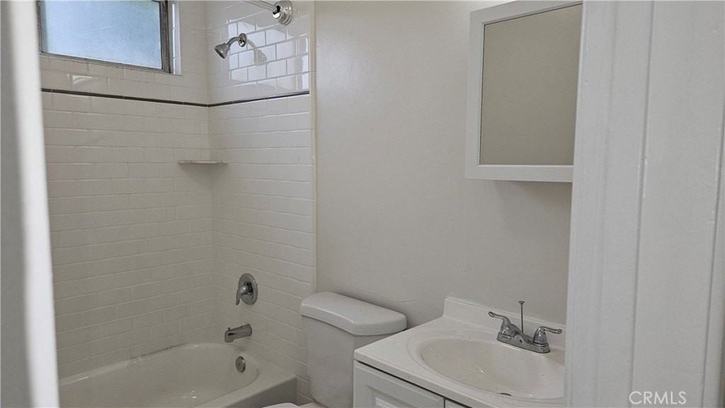 816 New Depot St #2 - Photo 6 of 9