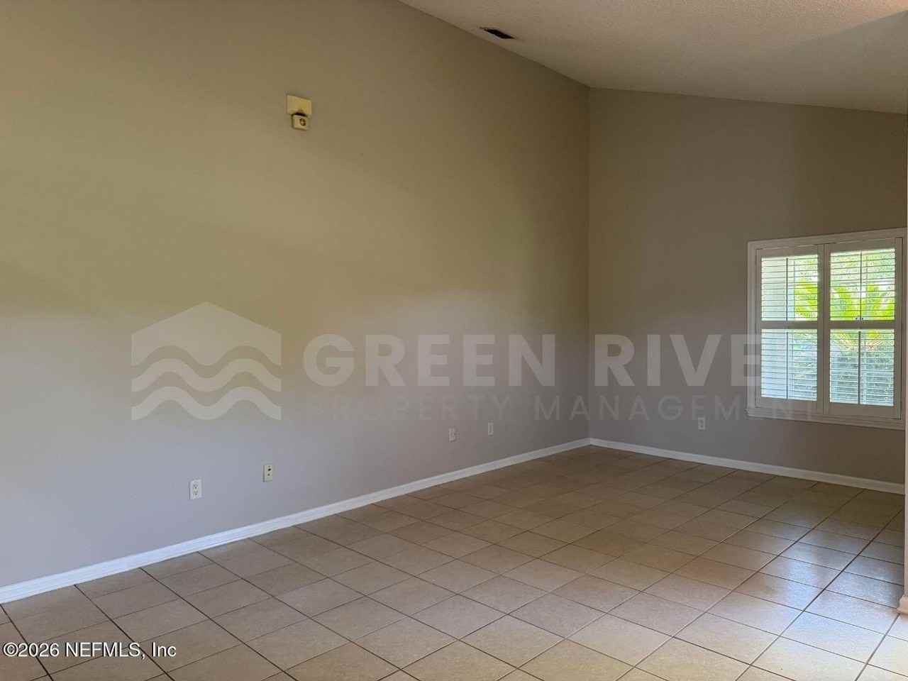 1287 Bedrock Dr - Photo 4 of 39