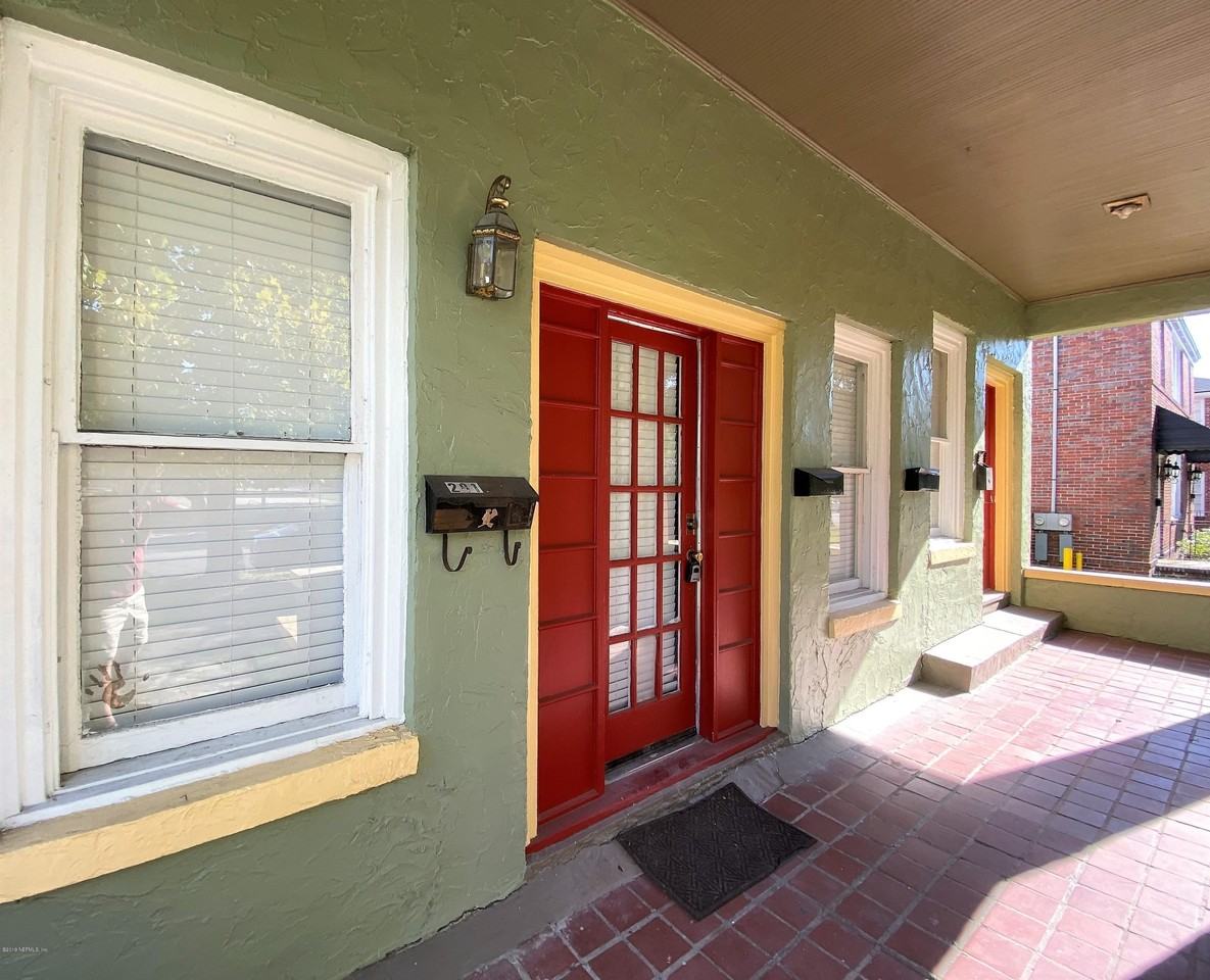 2818 Herschel St #1 - Photo 3 of 12