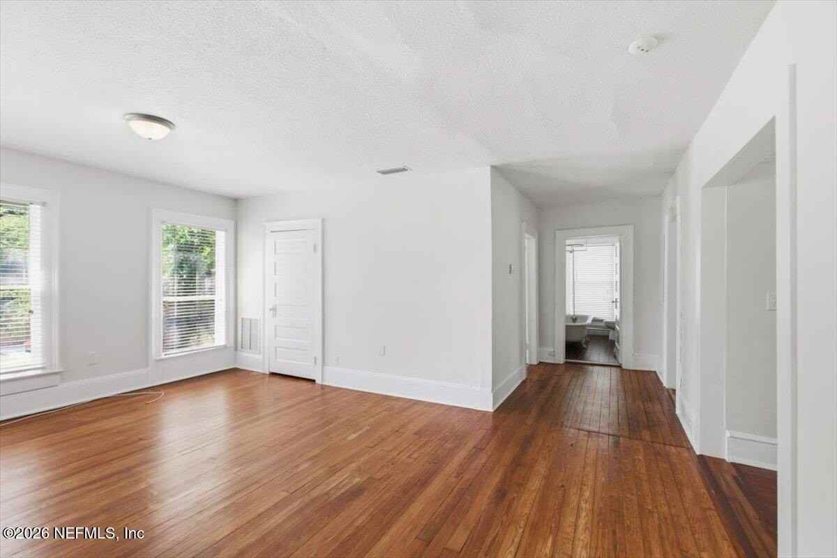 2837 Lydia St - Photo 5 of 13