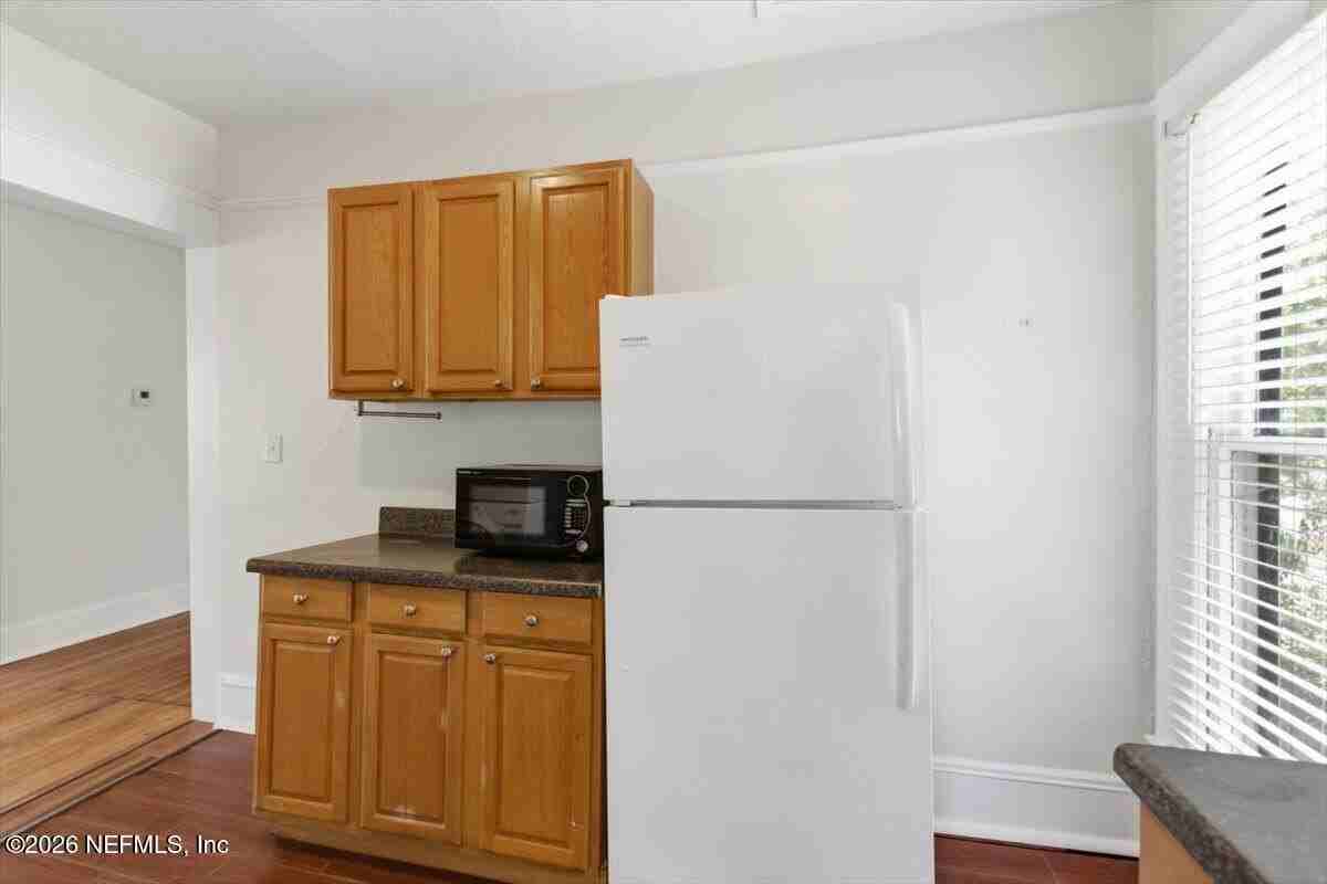 2837 Lydia St - Photo 7 of 13