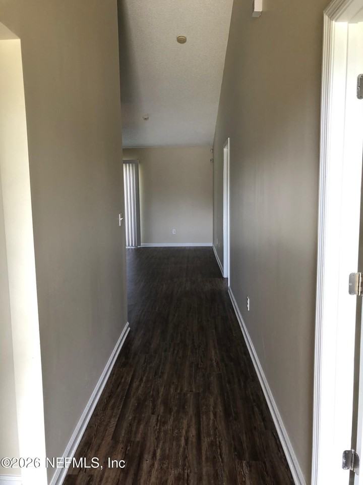 6902 Southern Oaks Dr W - Photo 2 of 17