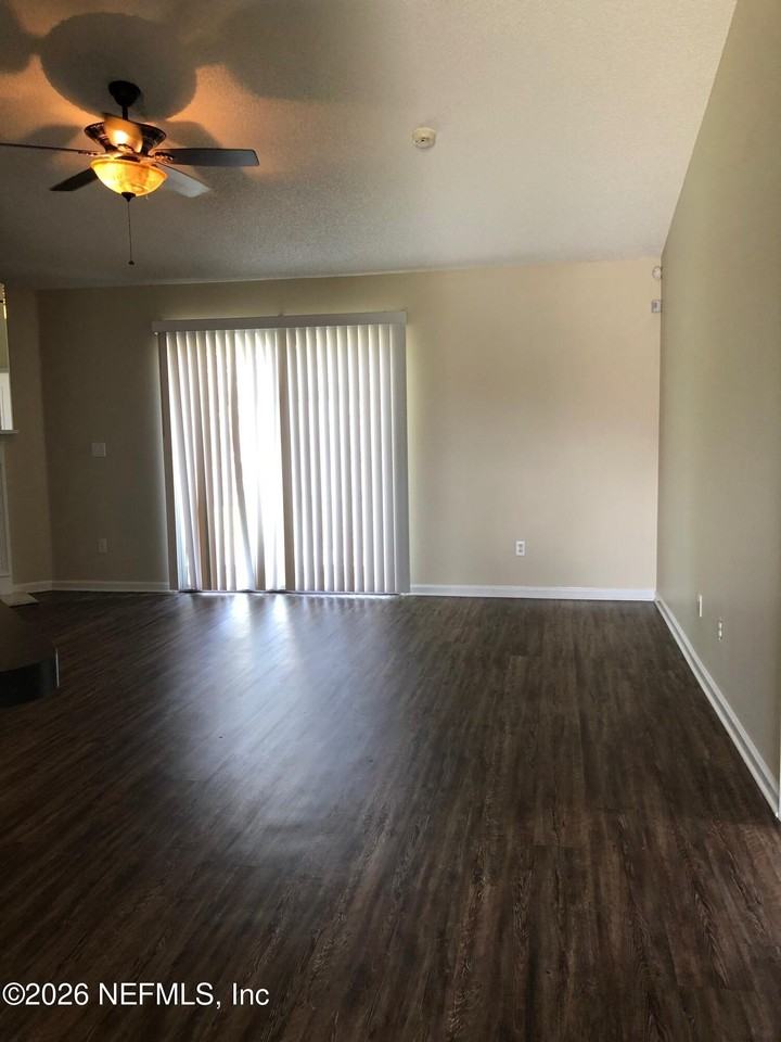 6902 Southern Oaks Dr W - Photo 4 of 17